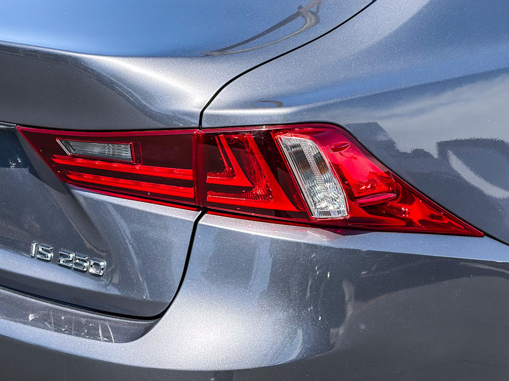 Thumbnail: 2015 Lexus IS - 19