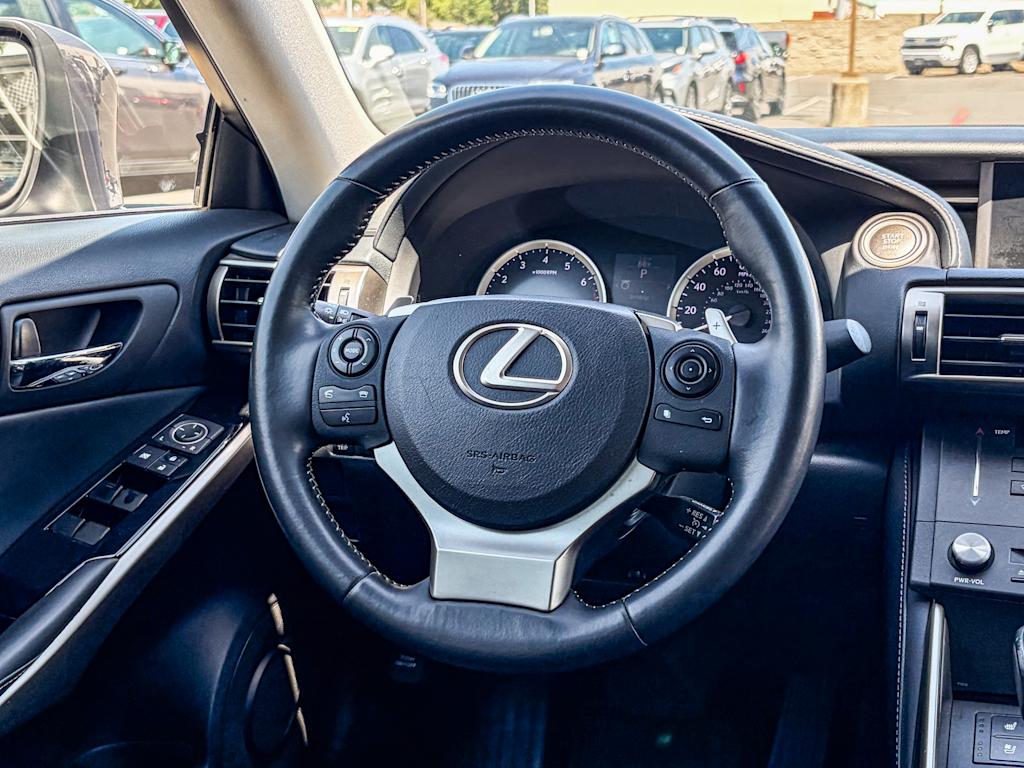 Thumbnail: 2015 Lexus IS - 9