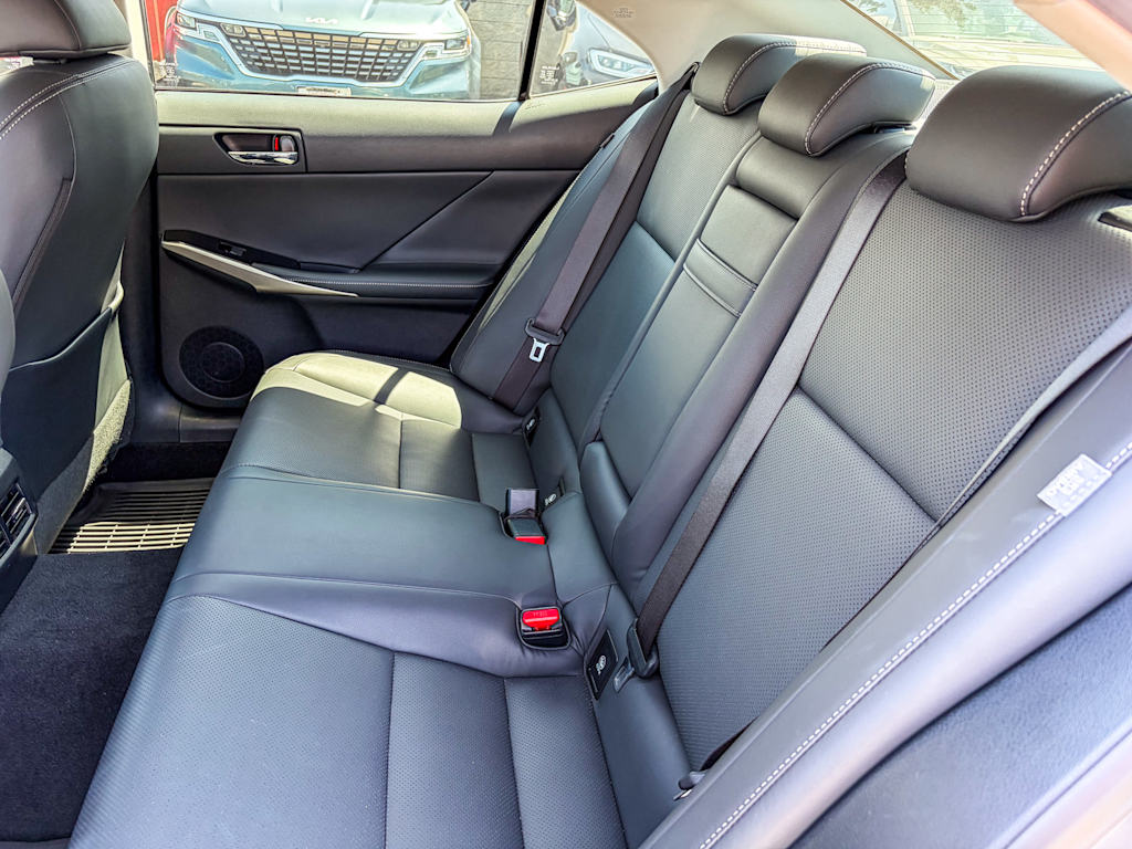 Thumbnail: 2015 Lexus IS - 12