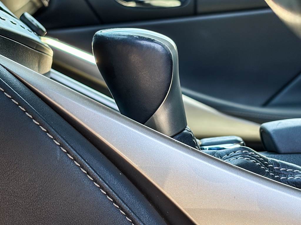 Thumbnail: 2015 Lexus IS - 25