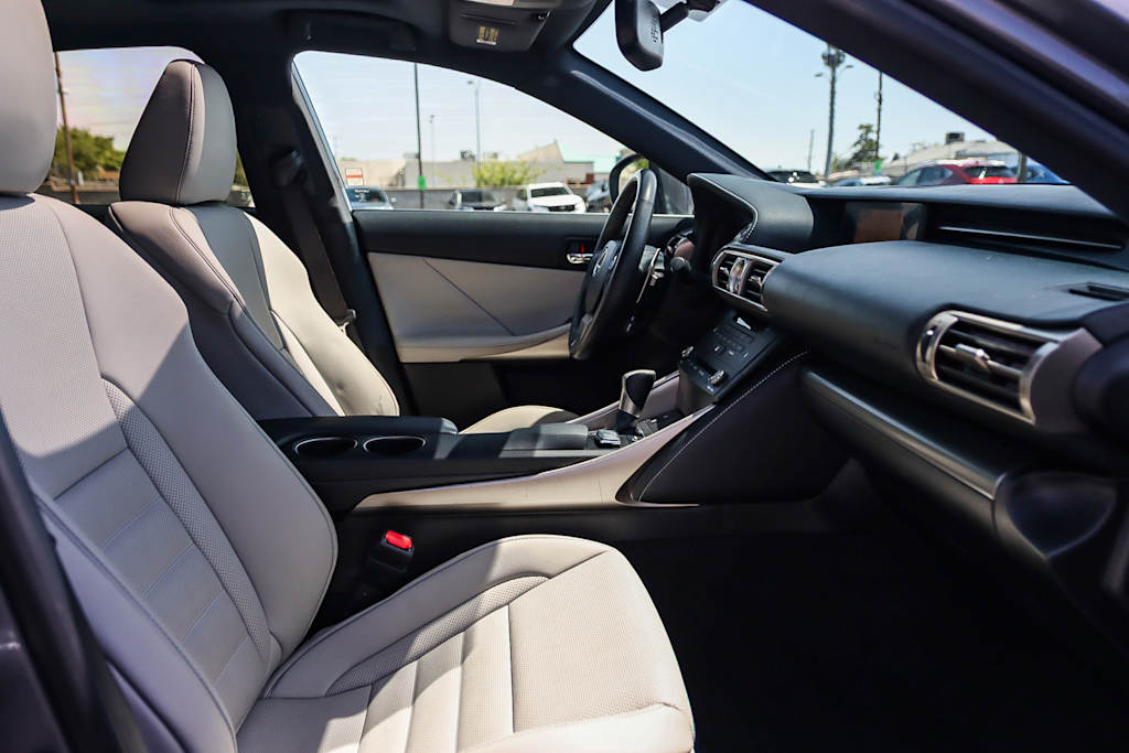 2015 Lexus IS 250 9
