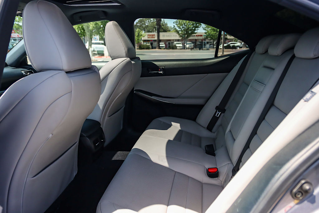2015 Lexus IS 250 11