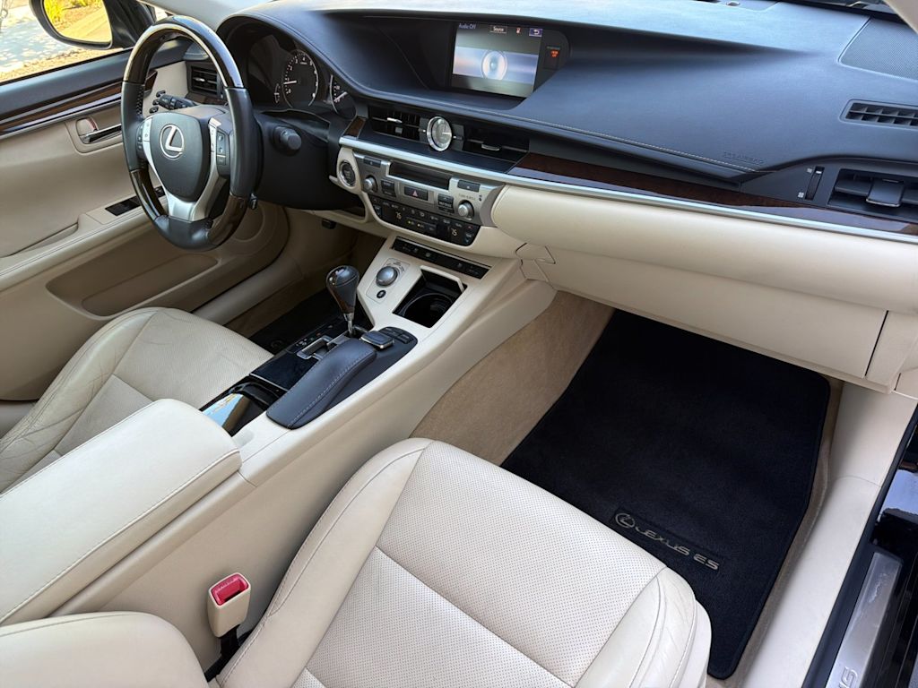 Thumbnail: 2015 Lexus ES - 12