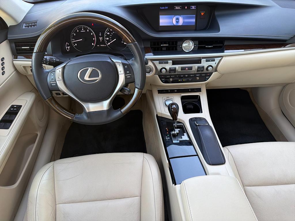 Thumbnail: 2015 Lexus ES - 11