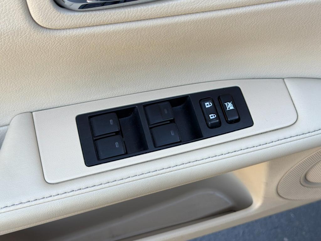 Thumbnail: 2015 Lexus ES - 21