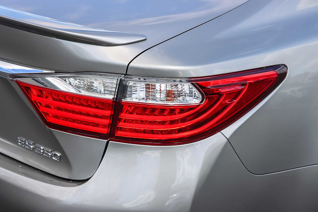 Thumbnail: 2015 Lexus ES - 19