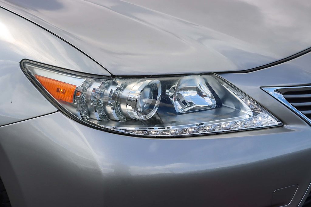 Thumbnail: 2015 Lexus ES - 18