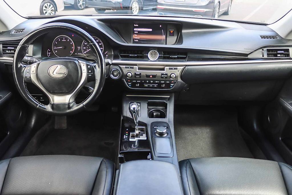 Thumbnail: 2015 Lexus ES - 2