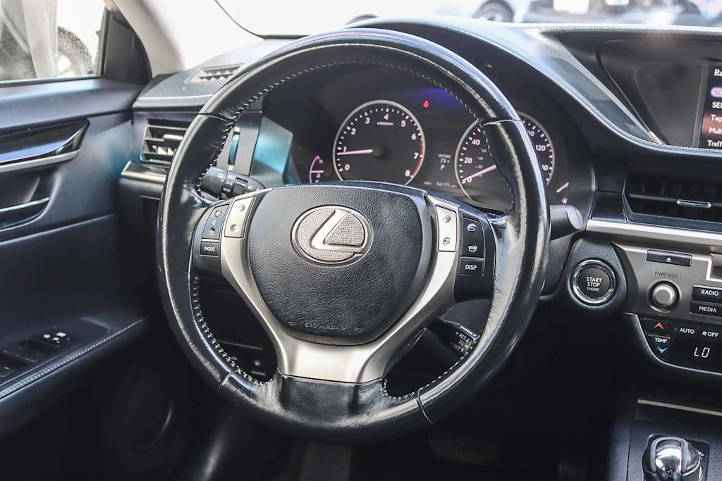 Thumbnail: 2015 Lexus ES - 8