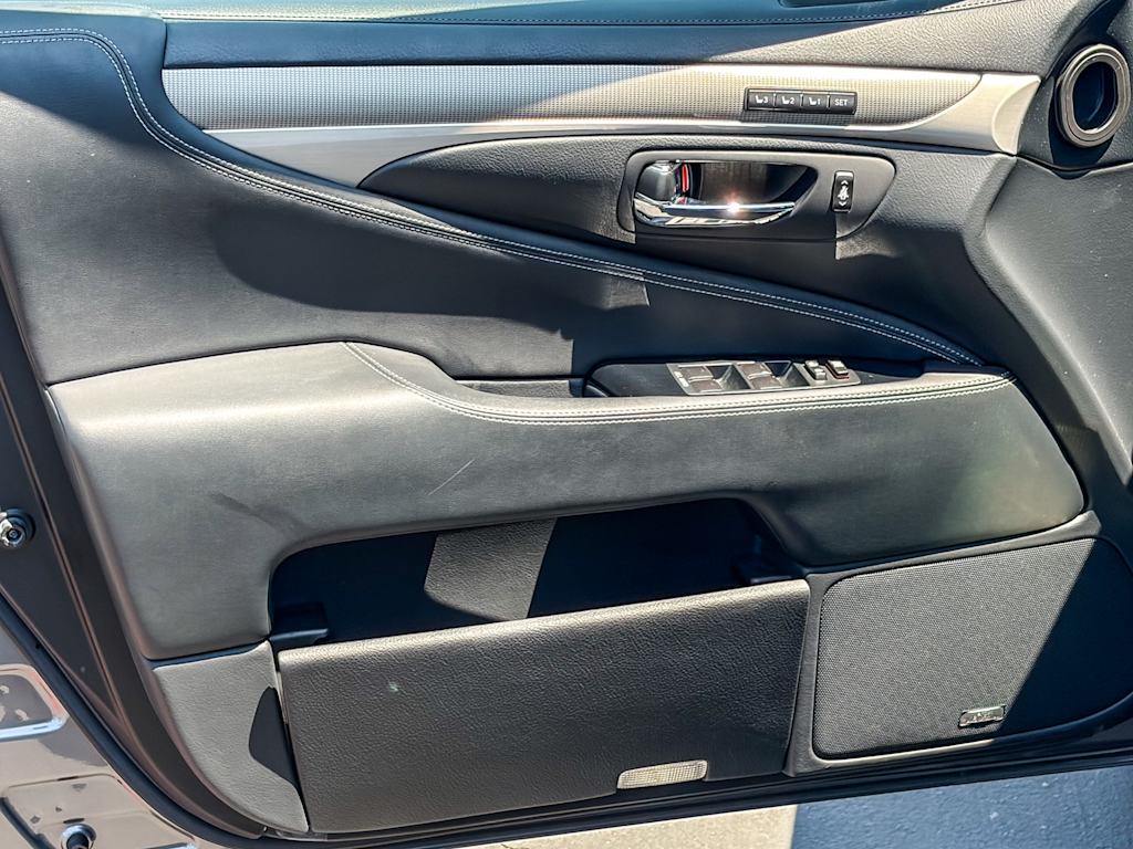 Thumbnail: 2014 Lexus LS - 23