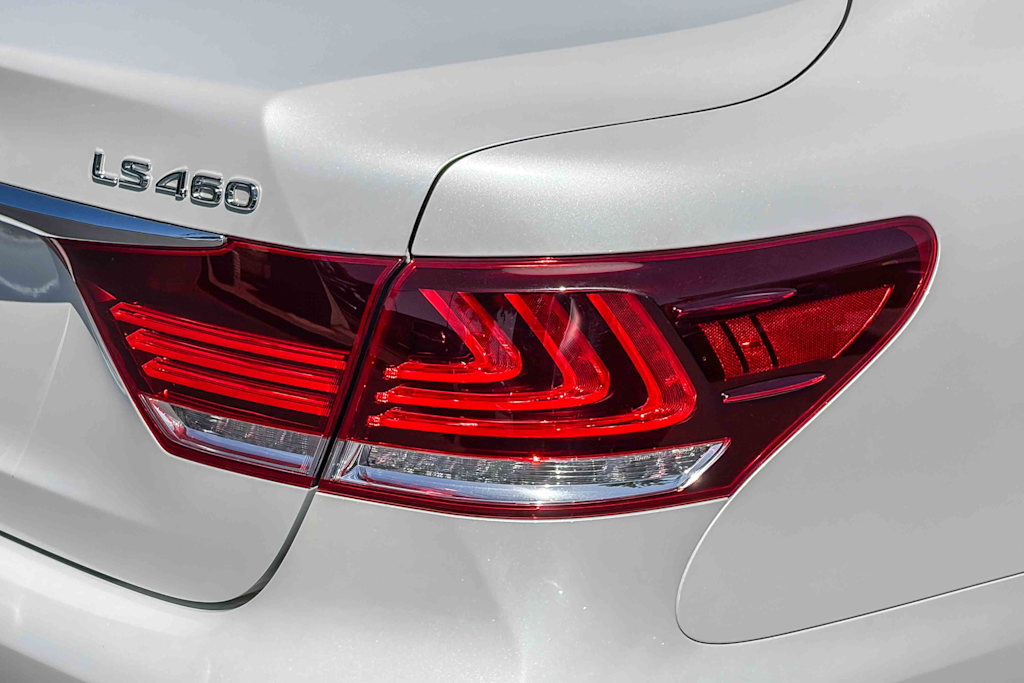 Thumbnail: 2017 Lexus LS - 18