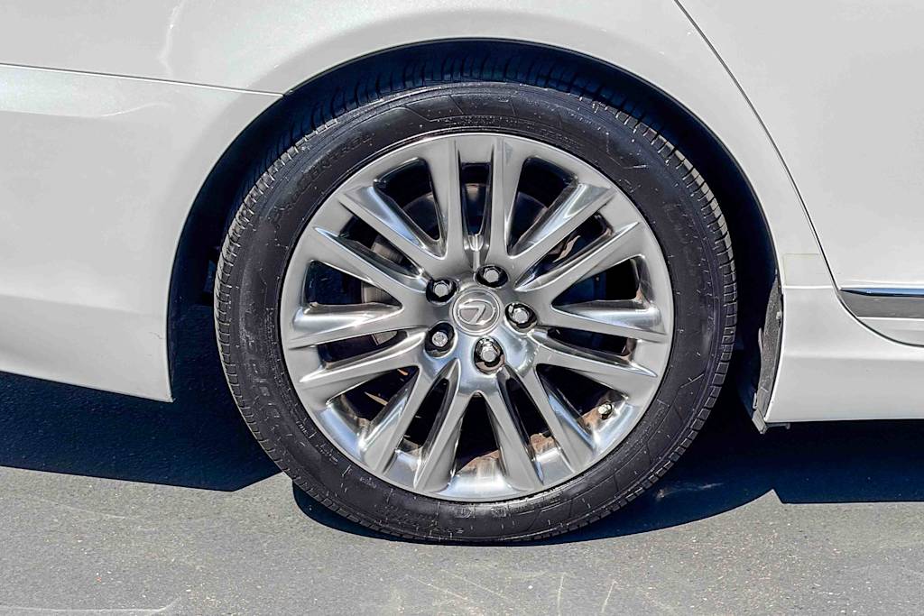 Thumbnail: 2017 Lexus LS - 19