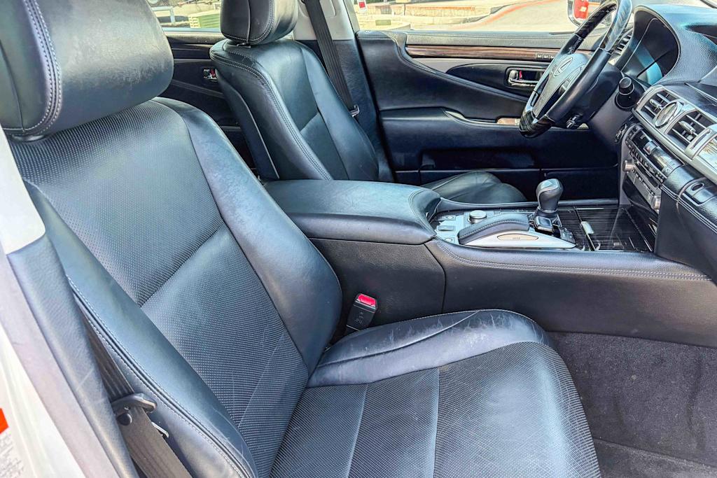 Thumbnail: 2017 Lexus LS - 8