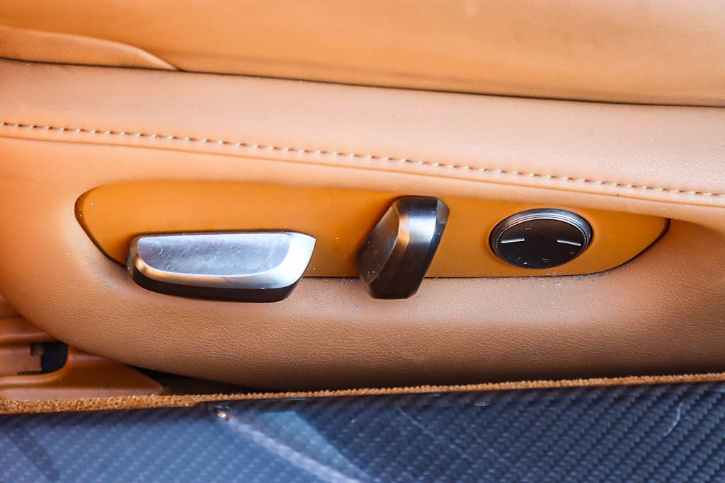 Thumbnail: 2021 Lexus LC - 22