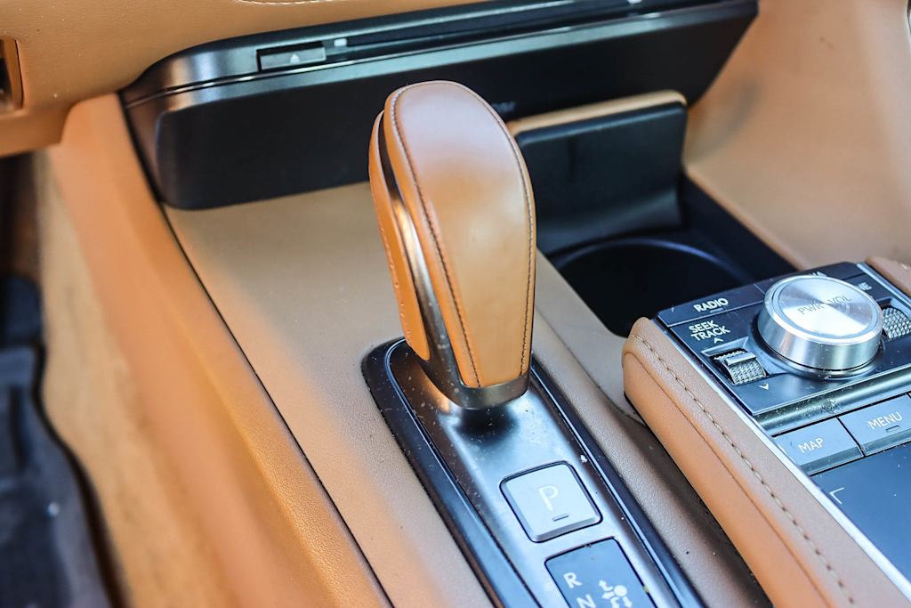 Thumbnail: 2021 Lexus LC - 15