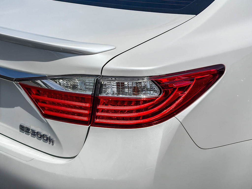 Thumbnail: 2013 Lexus ES - 19