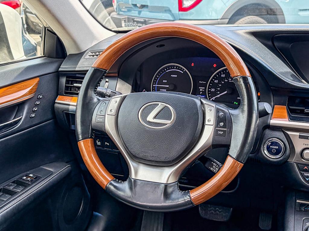 Thumbnail: 2013 Lexus ES - 8