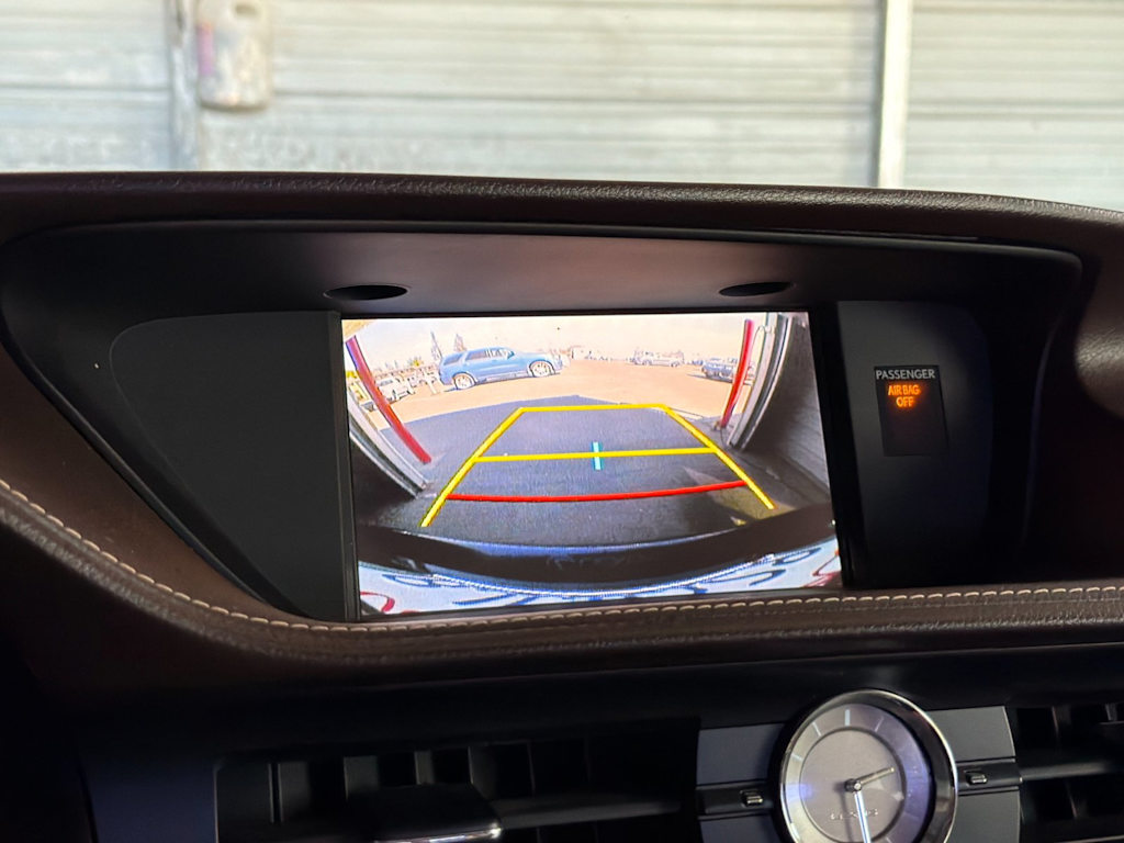 Thumbnail: 2016 Lexus ES - 23