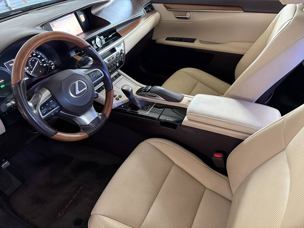 Thumbnail: 2016 Lexus ES - 9