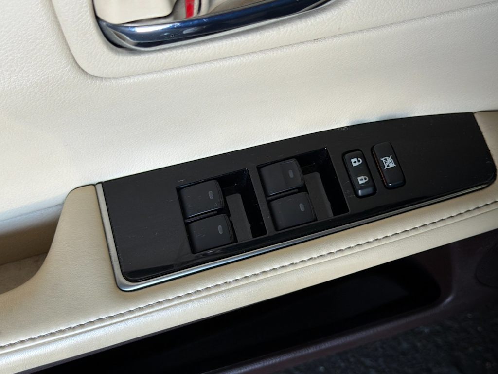 Thumbnail: 2016 Lexus ES - 20