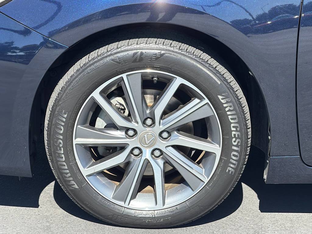 Thumbnail: 2016 Lexus ES - 8