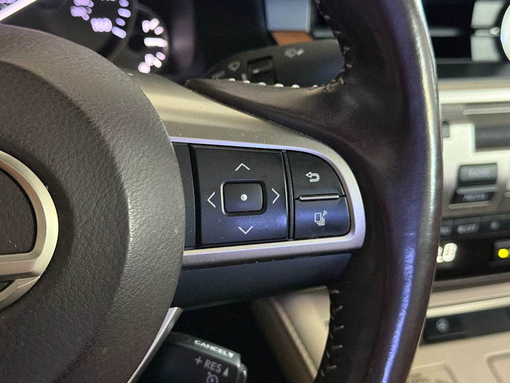 Thumbnail: 2016 Lexus ES - 28
