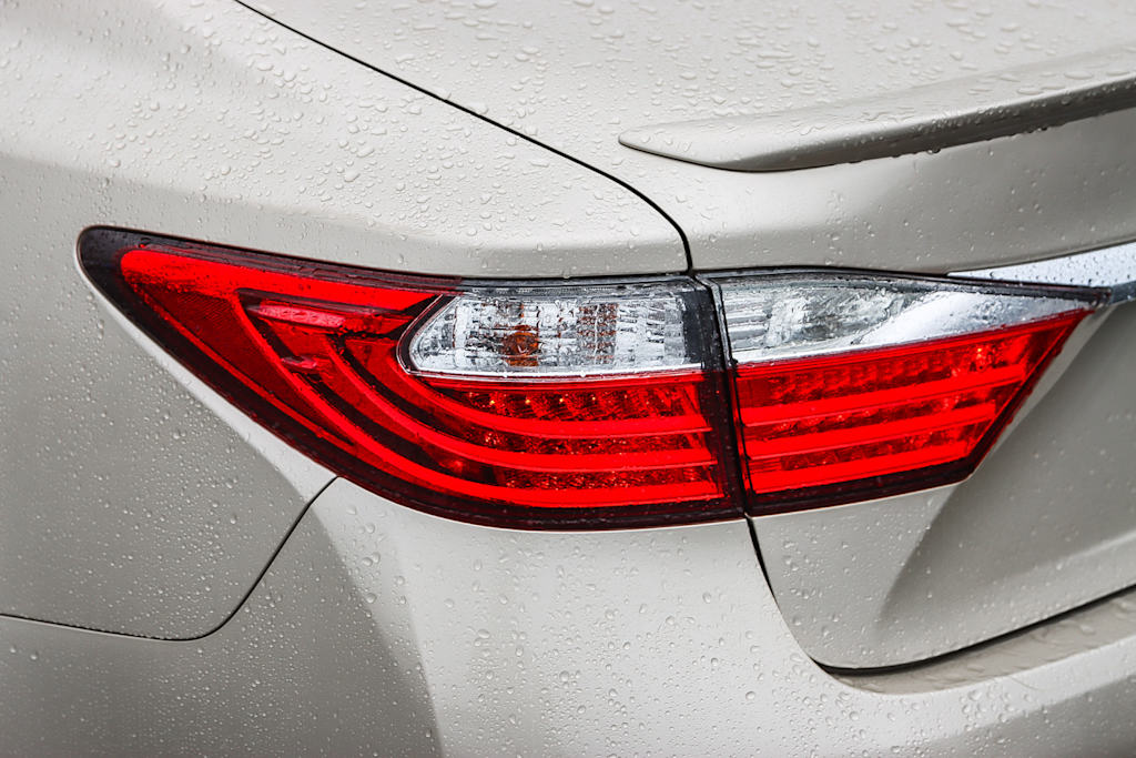 2014 Lexus ES Hybrid 300h 20