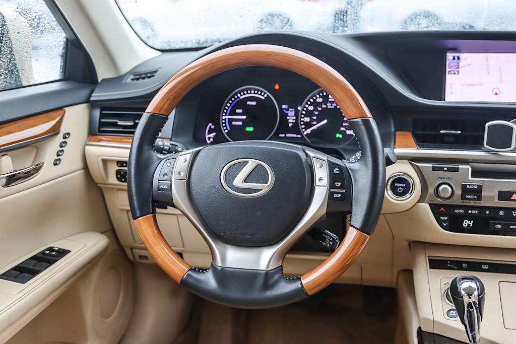 2014 Lexus ES Hybrid 300h 8