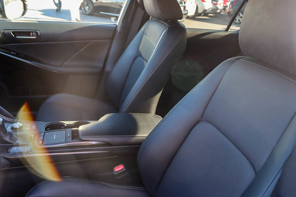 Thumbnail: 2021 Lexus IS - 11