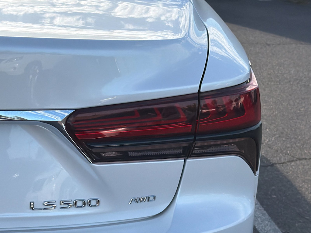 Thumbnail: 2024 Lexus ES - 17