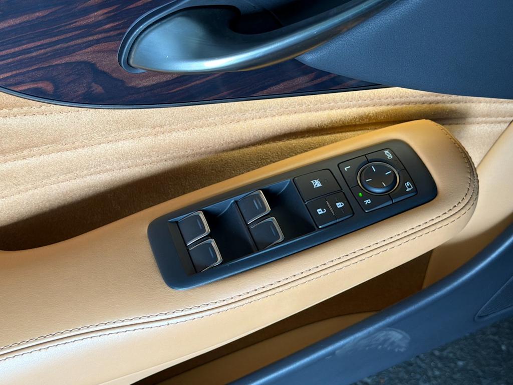 Thumbnail: 2024 Lexus ES - 22