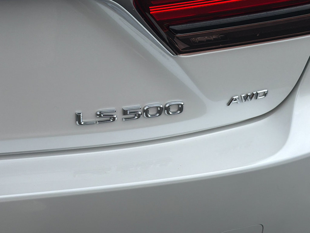 Thumbnail: 2024 Lexus ES - 7
