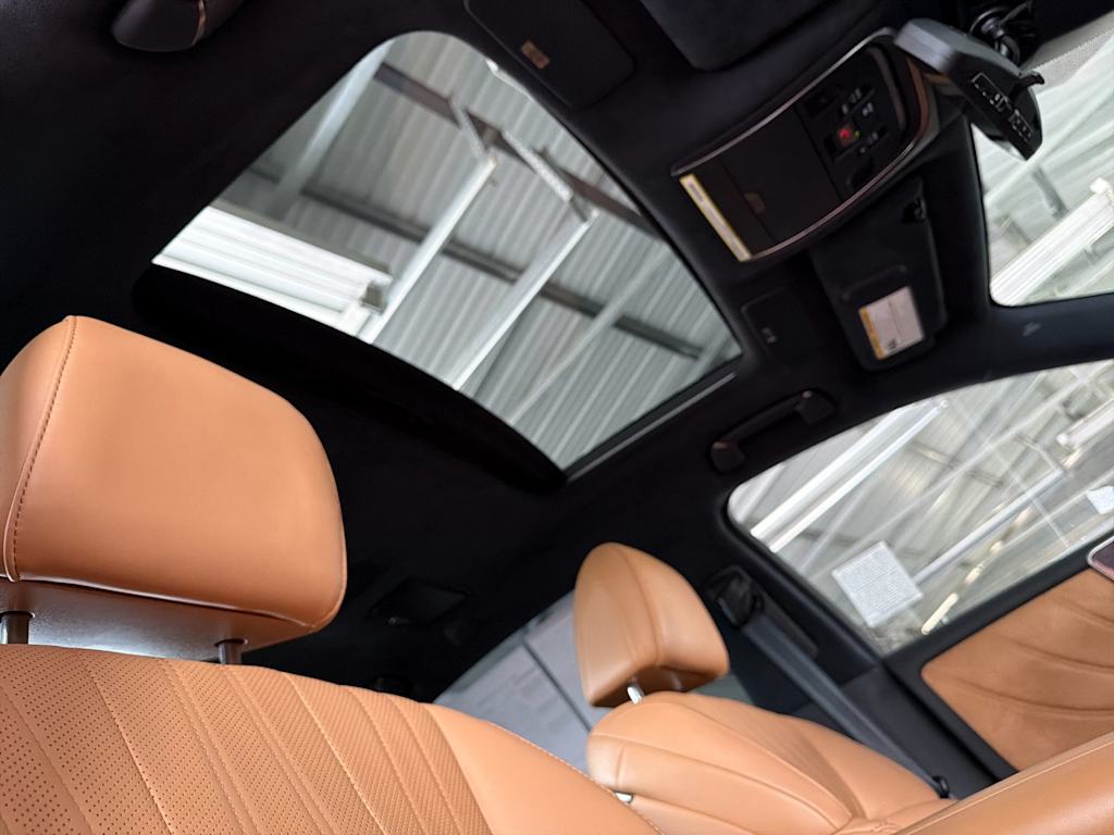 Thumbnail: 2024 Lexus ES - 10