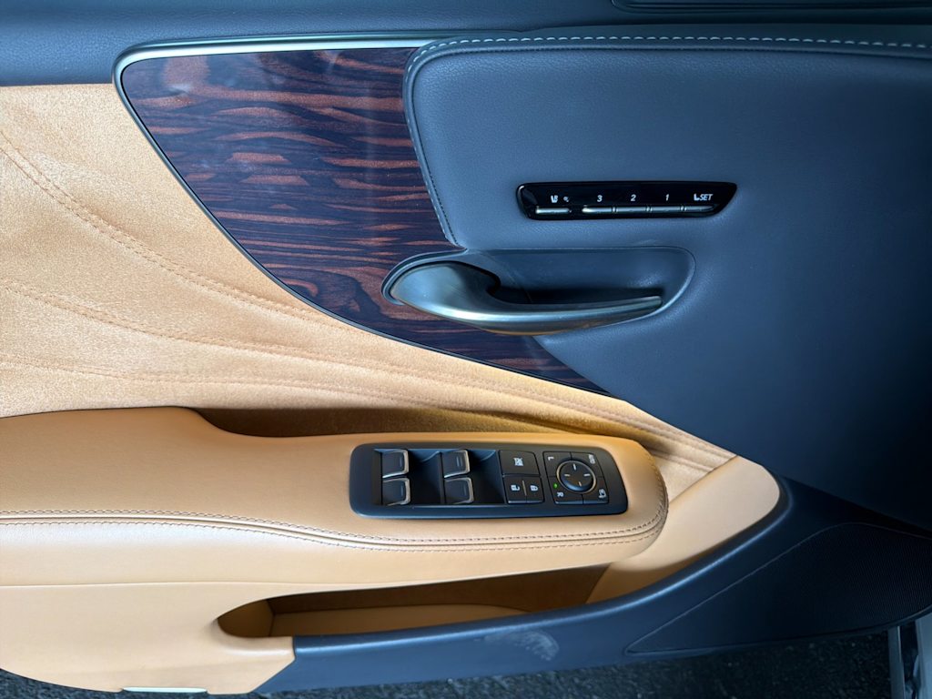 Thumbnail: 2024 Lexus ES - 21