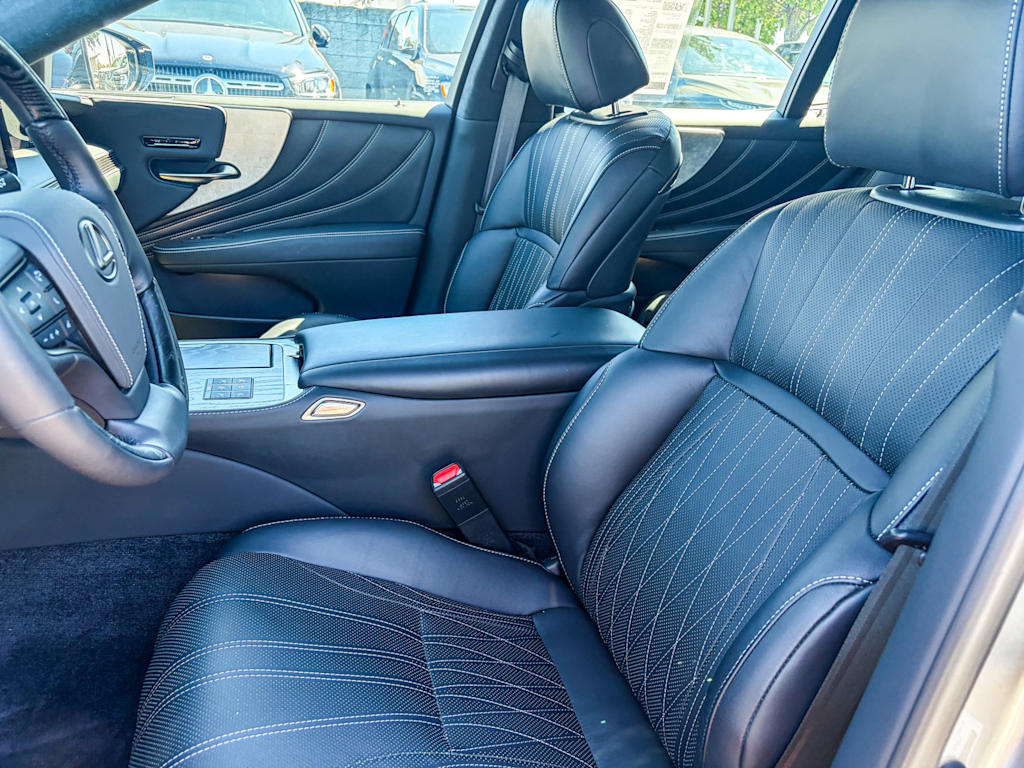 Thumbnail: 2025 Lexus ES - 10