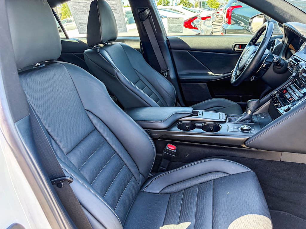 Thumbnail: 2024 Lexus ES - 10