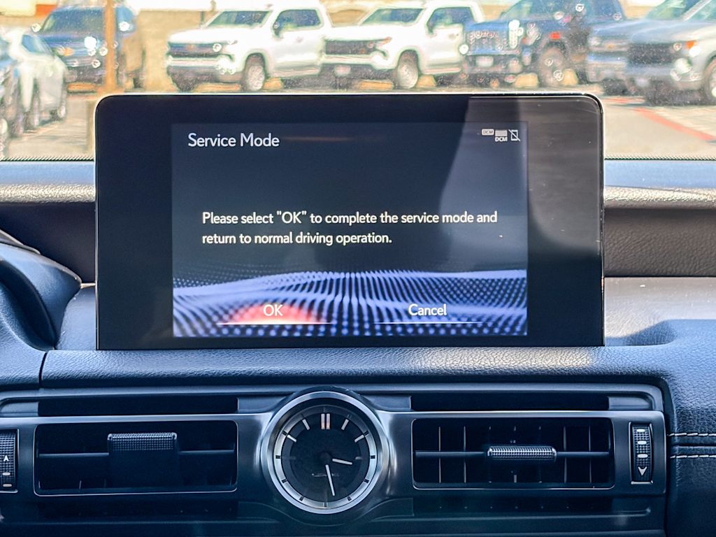 Thumbnail: 2024 Lexus ES - 22