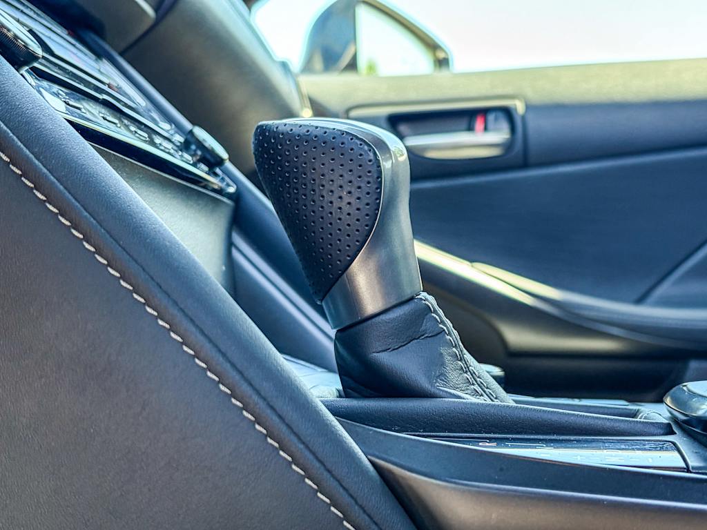 Thumbnail: 2024 Lexus ES - 6