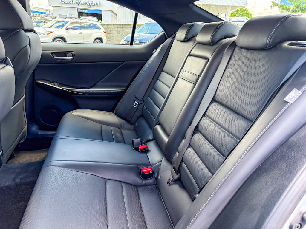 Thumbnail: 2024 Lexus ES - 12