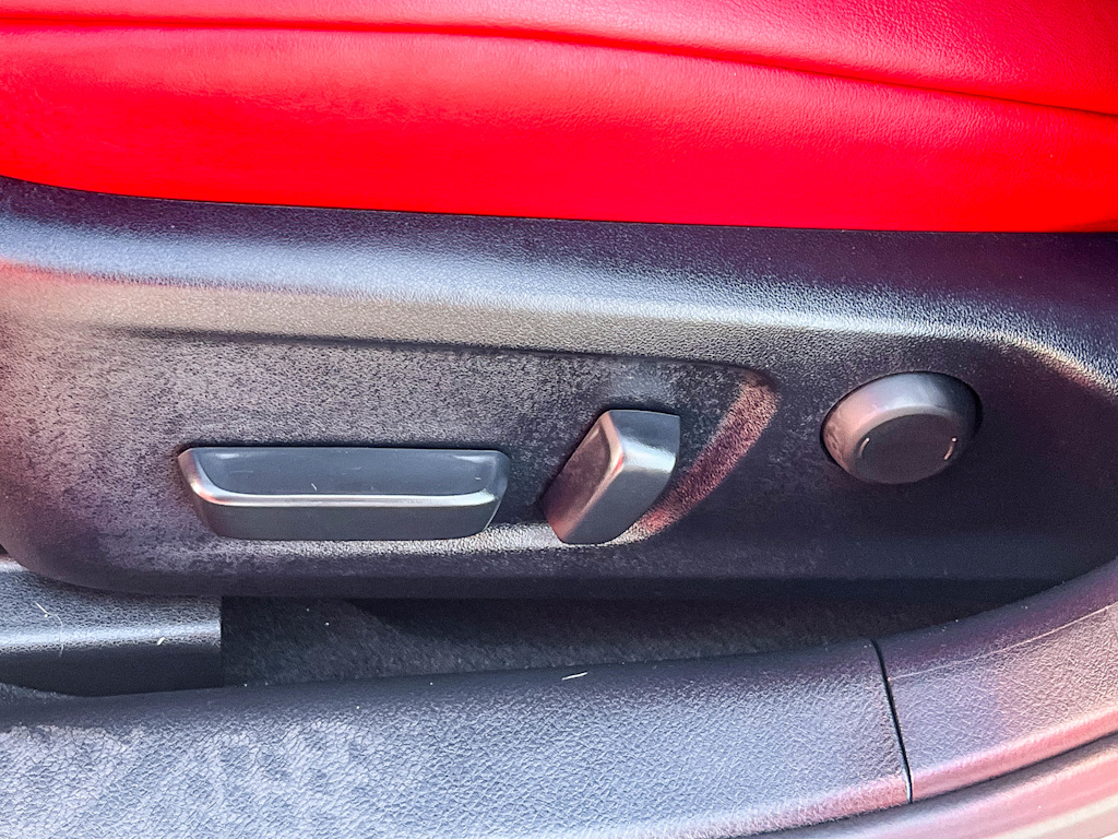 Thumbnail: 2022 Lexus IS - 22