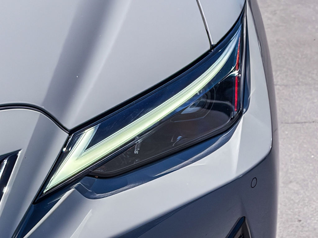 Thumbnail: 2025 Lexus ES - 17