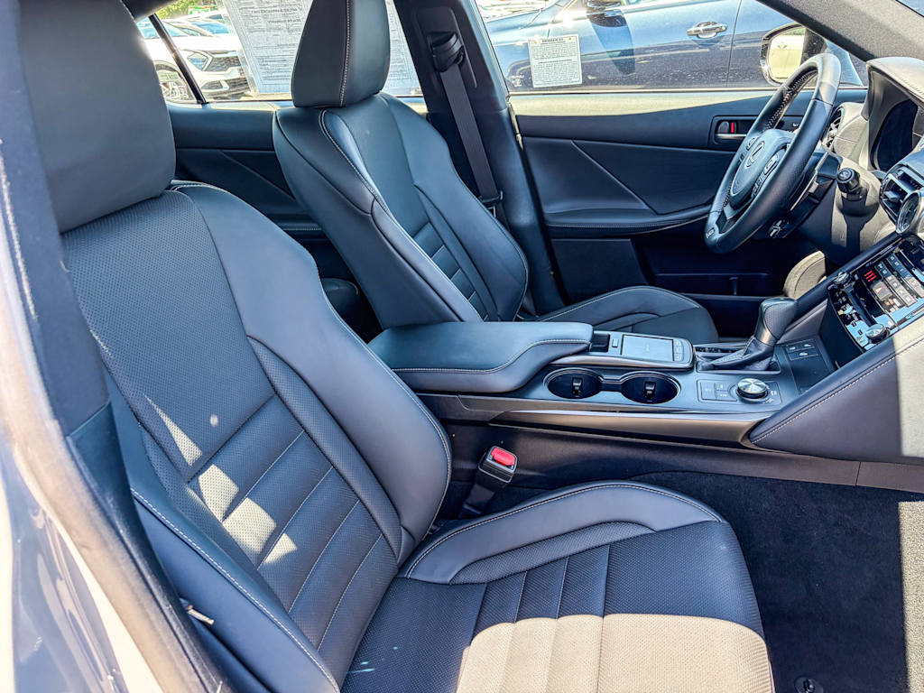 Thumbnail: 2025 Lexus ES - 9