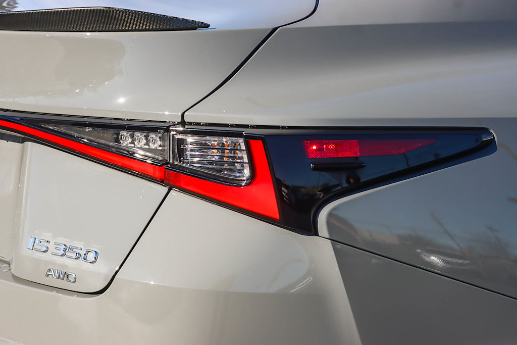 Thumbnail: 2025 Lexus ES - 20