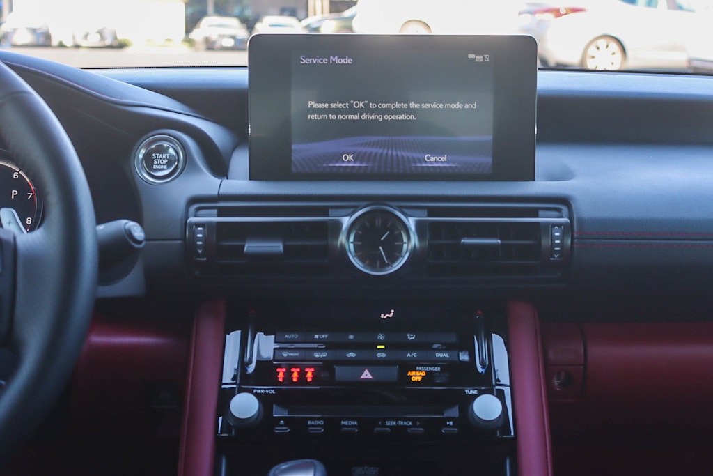 Thumbnail: 2025 Lexus ES - 13