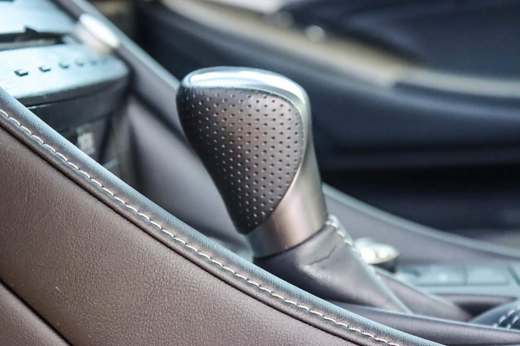 Thumbnail: 2024 Lexus ES - 25