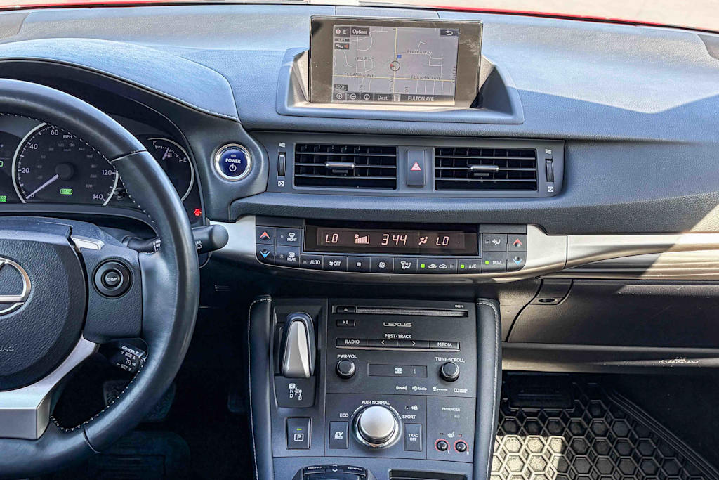 Thumbnail: 2014 Lexus CT - 8