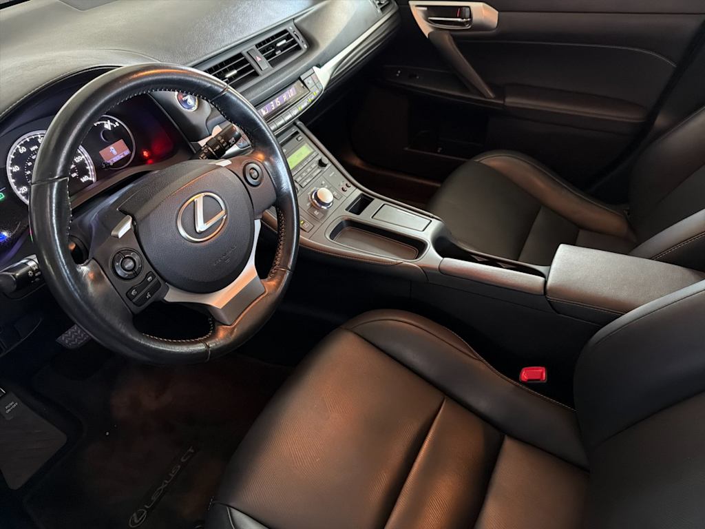 Thumbnail: 2015 Lexus CT - 8