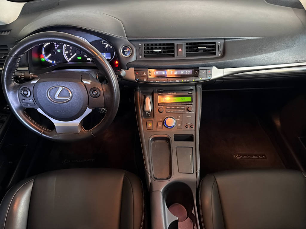 Thumbnail: 2015 Lexus CT - 2