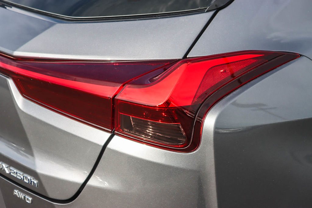 Thumbnail: 2019 Lexus UX - 20