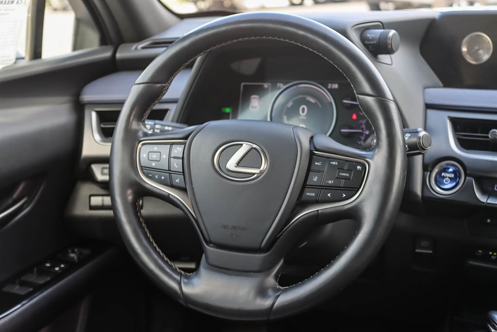 Thumbnail: 2019 Lexus UX - 8